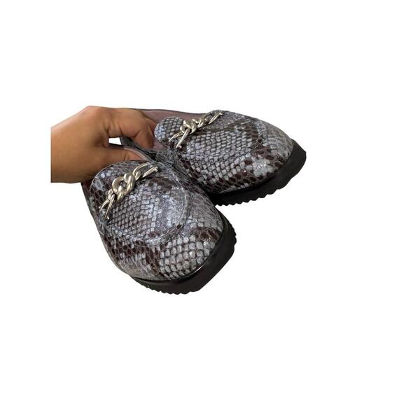 SOLE BLISS Tamara Gray/Black Snake Print Leather Slip On Flat Shoes Size 40 US 9 - Picture 8 of 9